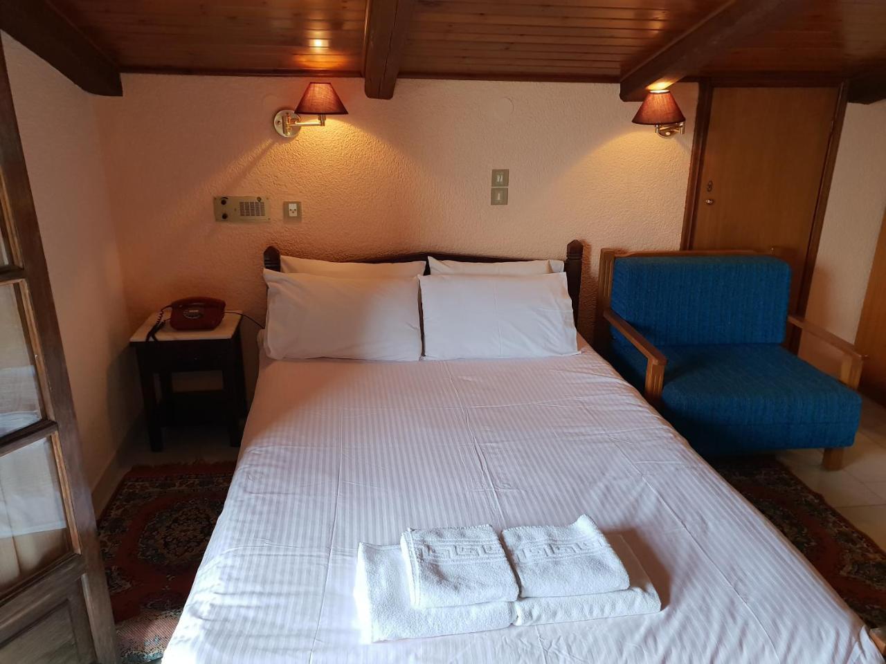 Apollo Hotel Delphi Exterior photo